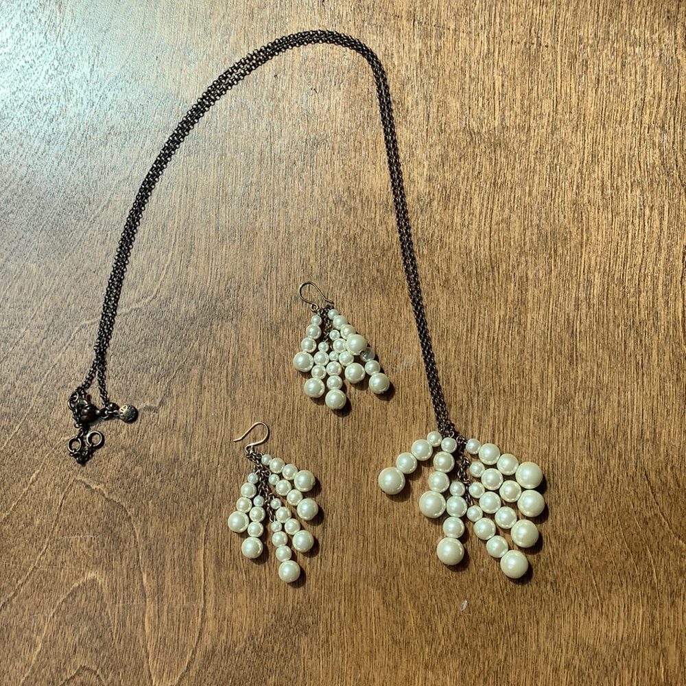 J crew pearl necklace earring set